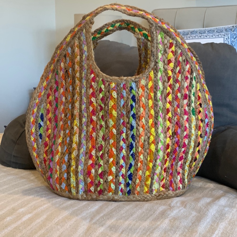 ANTIK KRAFT market bag. Bag: 19.5"L x 6.5"W x 17"H
Top Handles: 6"